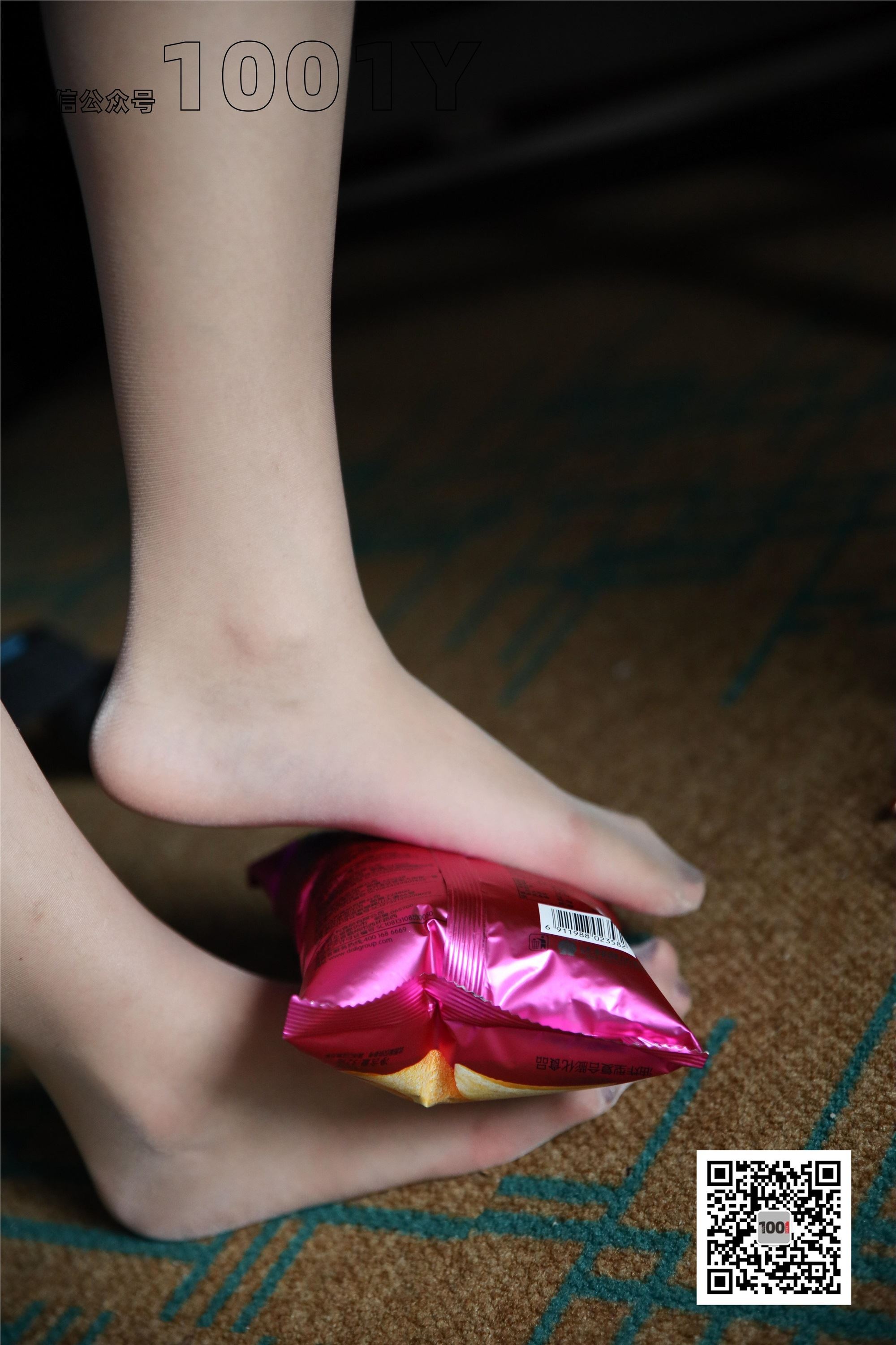 IESS异思趣向 一千零一夜 模特：腿腿《网瘾少女1》